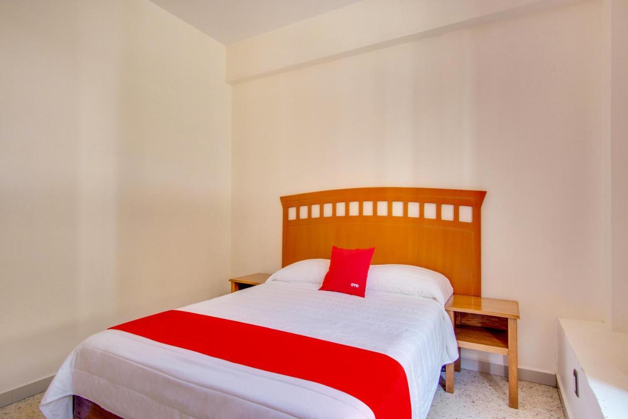 Hotel La Estancia Colima Kültér fotó